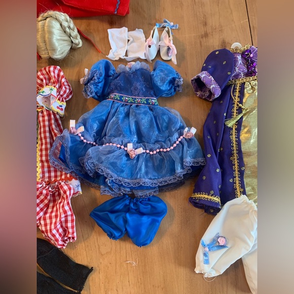 Paradise Galleries Porcelain Princess-for-a-Day Doll (vintage) - Picture 4 of 10